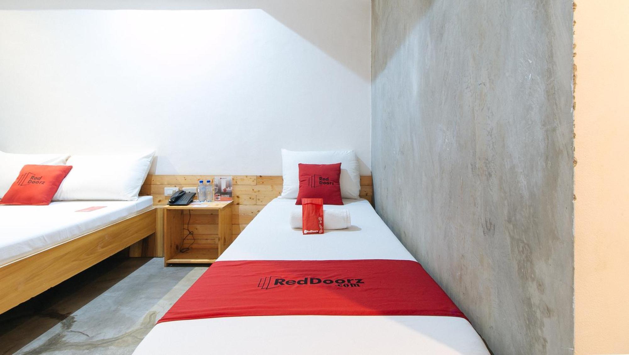 Reddoorz Plus @ Boni Avenue Mandaluyong Kültér fotó