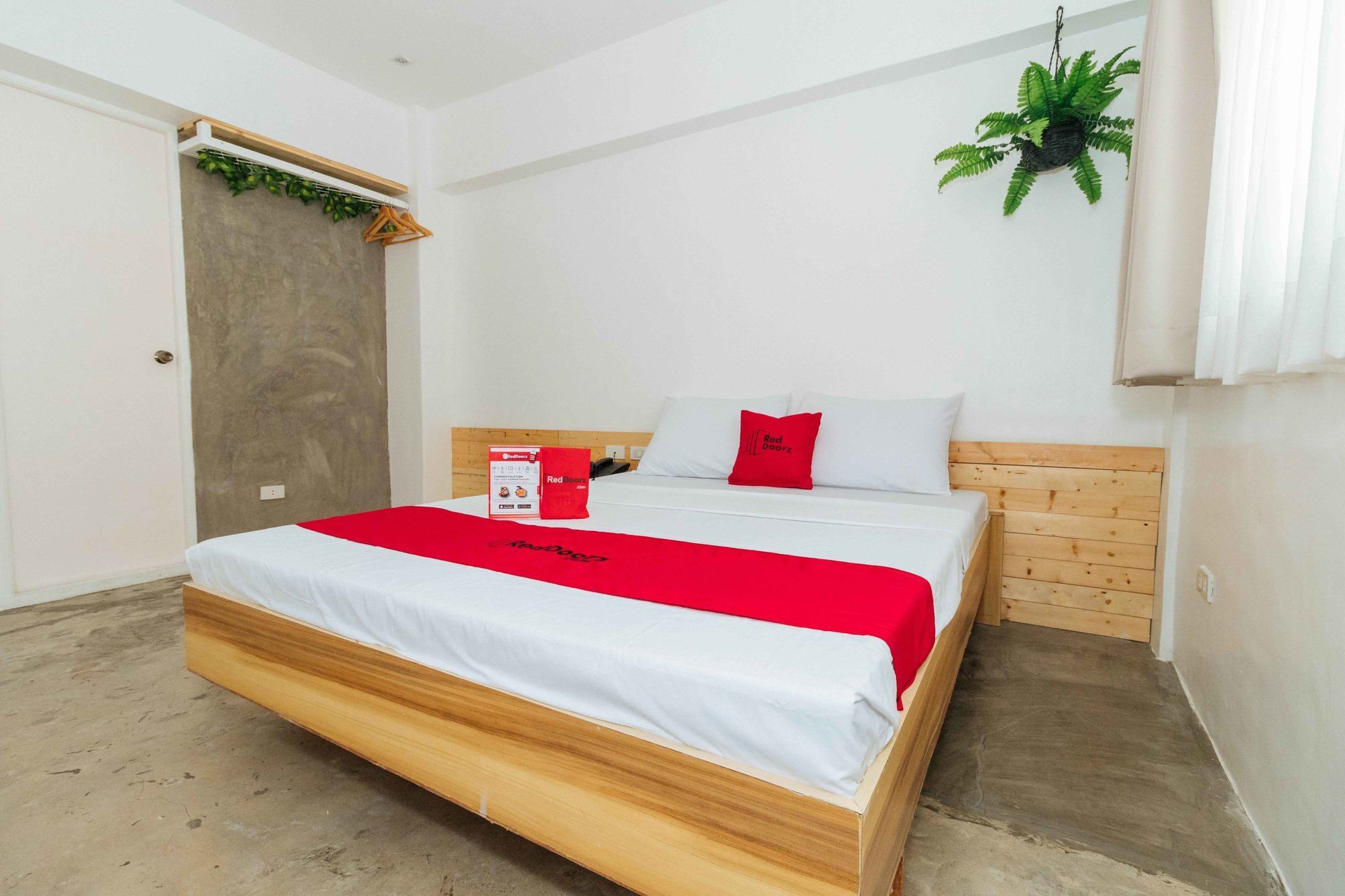 Reddoorz Plus @ Boni Avenue Mandaluyong Kültér fotó